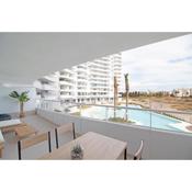 Global Properties, Apartamento con terraza y vistas a la piscina en Gran Canet