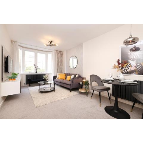 Gorgeous & Vibrant 1BR flat near Princes Street