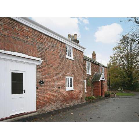 Granary Cottage - E5626