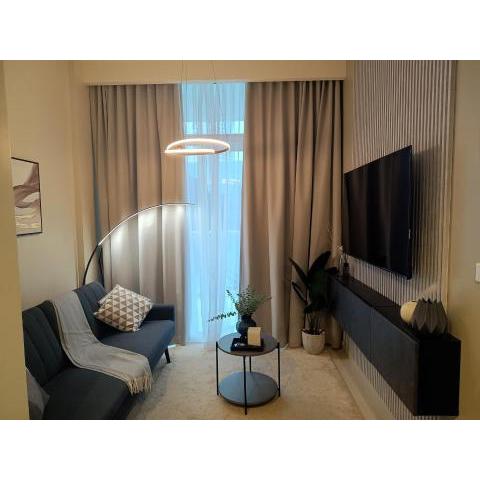 Grand Luxury - Tranquil 1 Bedroom Apt with Burj Khalifa View