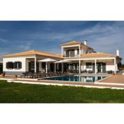 Grande Setubal Villa 5 Bedrooms Villa Monte Maria Pratas Private and Spacious