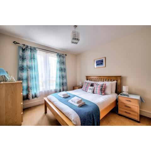 GuestReady - Bright Spacious 2BDR Flat