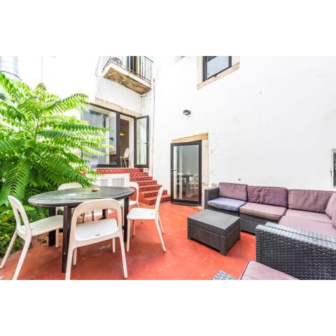 GuestReady - Fantastic w Big Patio Bairro Alto