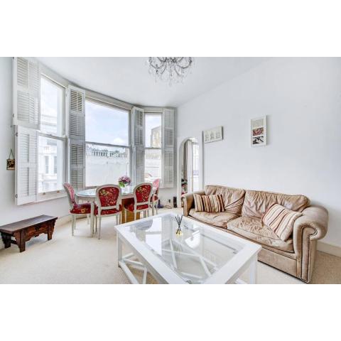 GuestReady - Luminous Haven in West Kensington