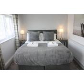 Heathmere -NEC, Airport, HS2, Resorts World, Workcation - Spacious quiet apartment