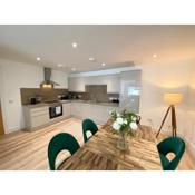 High Street Stylish City Centre Apartment, 2 Bed