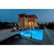 Holiday Home Ante - with pool & gym