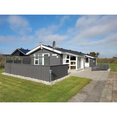 Holiday Home Engelbrecht - 400m from the sea in NW Jutland by Interhome