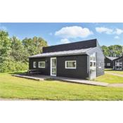 Holiday home Halvejen hytte Spjald