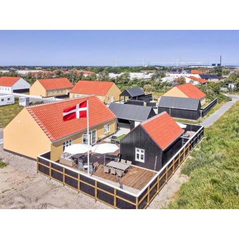 Holiday Home Julia - 1-5km from the sea in NW Jutland by Interhome