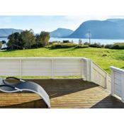 Holiday home MIDSUND V