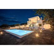 Holiday Home Nono Ante with heated pool