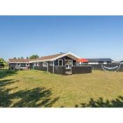 Holiday Home Sheyla - 150m from the sea in NE Jutland by Interhome