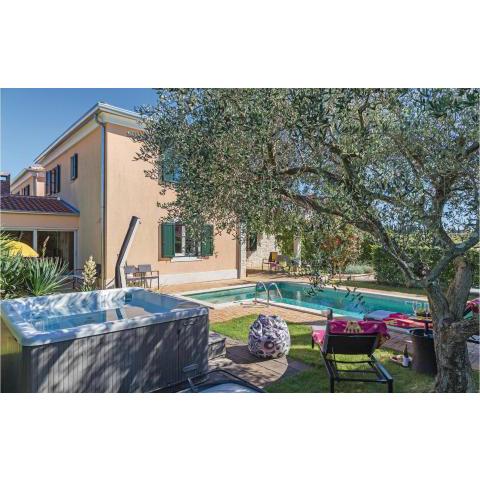 Holiday home Strada Contesa 23 with Outdoor Swimmingpool