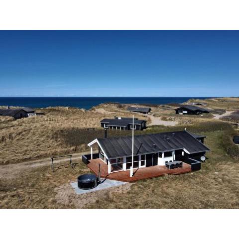 Holiday Home Ulf - 100m from the sea in NW Jutland by Interhome