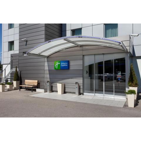 Holiday Inn Express Geneva Airport, an IHG Hotel