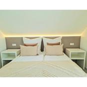 Homestay - 2 Bedrooms- Spacious, Central - Office - Parking - Kitchen