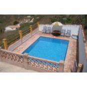 House 6 Bedrooms with Pool and WiFi 8798