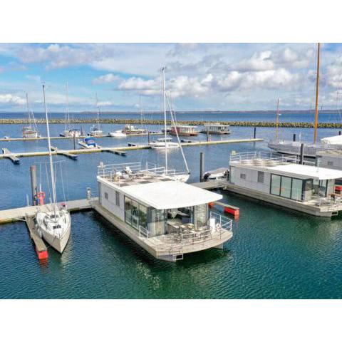 Houseboat in Boltenhagen