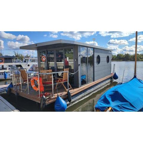 Houseboat Water Boy apartament pływający dom na wodzie łódź