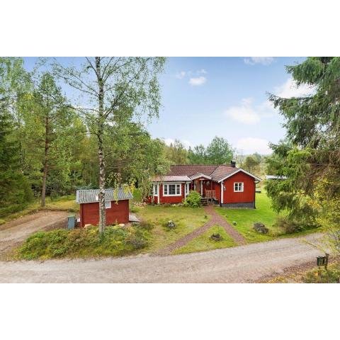 Idyllisch gelegenes ebenerdiges Ferienhaus mit Terrasse und Wintergarten mit traumhaften Blick in die Weite der Umgebung