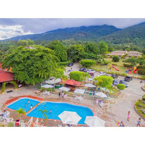 Jarabacoa River Club & Resort