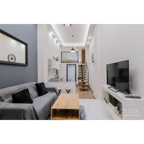 Jolene Loft Apartment with patio, Vesta Philoxenia