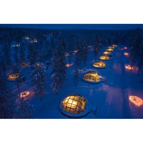 Kakslauttanen Arctic Resort - Igloos and Chalets