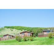 Kingfisher Lodge with Hot Tub