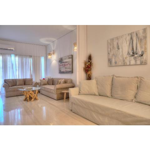 L'appartement blanc dans le centre de Glyfada