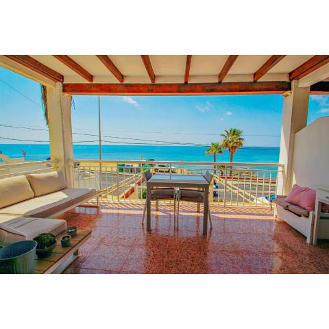 La Playita - beachfront apartment with stunning ocean view in Moraira