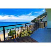 Laigueglia Beach - Happy Rentals