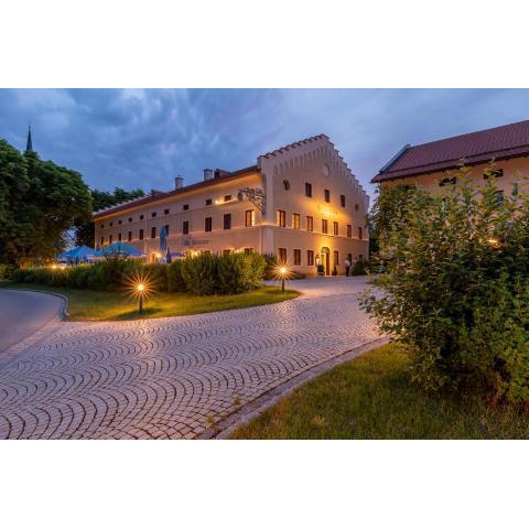 LANDHOTEL ALTE ZOLLSTATION- Historical Building