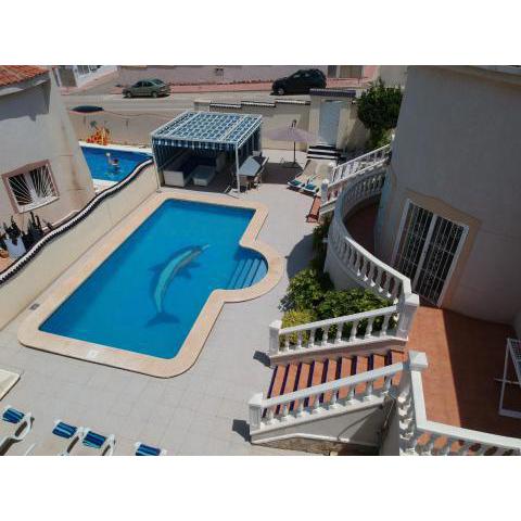 Large 3 Bed Villa Private Pool, Garden, Spacious