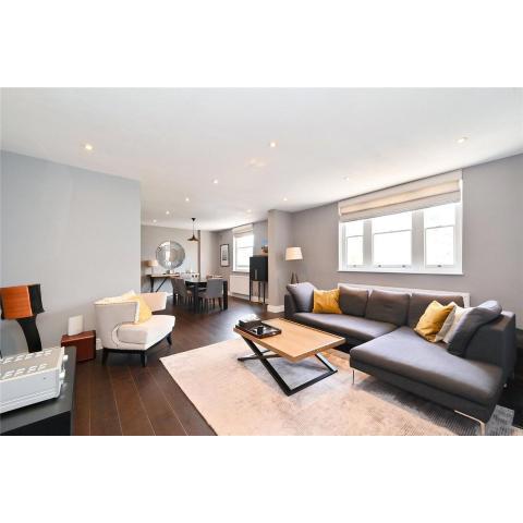 Large 3 Bedroom Covent Garden Apartment