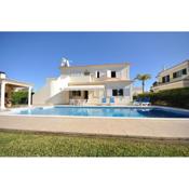 Large 6 bedroom private pool villa in Vilasol Resort