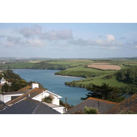 Large house sleeps up to 22, near fistral beach.