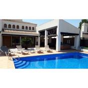 LARGE Luxury 3 Bed Villa (Sleeps 8 ) with Pool, Golf views and more!
