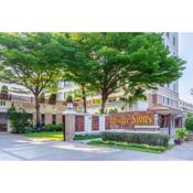 Lasalle Suites Hotel & Residence