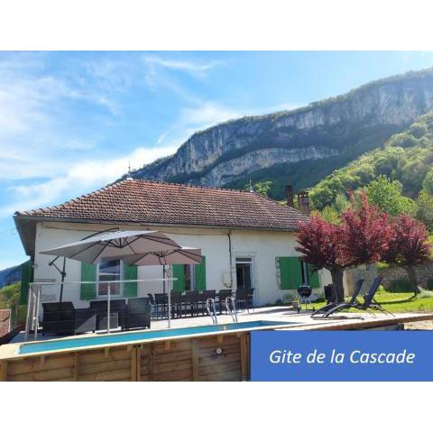 Le gîte de la cascade, maison spacieuse avec piscine