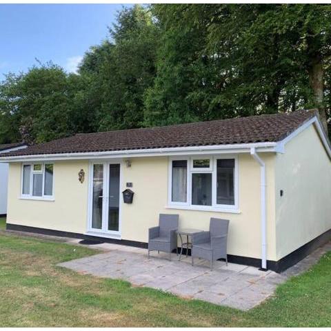 “Lemon Lodge” Bungalow in Liskeard, Cornwall (near Looe)