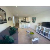 Light and Modern 2BR 1.5BA, newly refurbished!