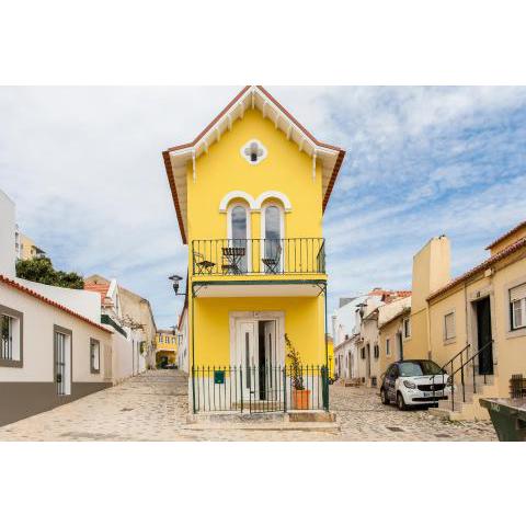 Lisbon Sea Side Chalet