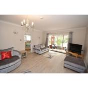 Little Hare Lodge - Spacious 2 bedroom attached bungalow
