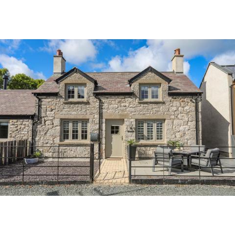 Lleiniog Cottage