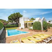 Located on a quiet Cul-de-sac, just within 1 mile from the centre of Vilamoura