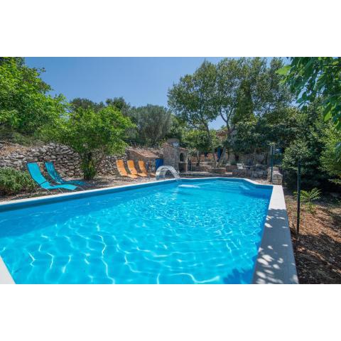 Losinj haus with pool