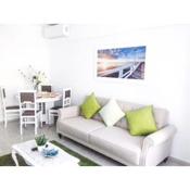 Lots of sunlight 3 bedroom Apartment with balcony Air Conditioning sys3yr
