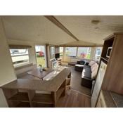 Lovely 2-Bed Caravan at St Osyth Caravan Park