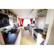 Lovely 2-Bed Static Caravan in Rhyl